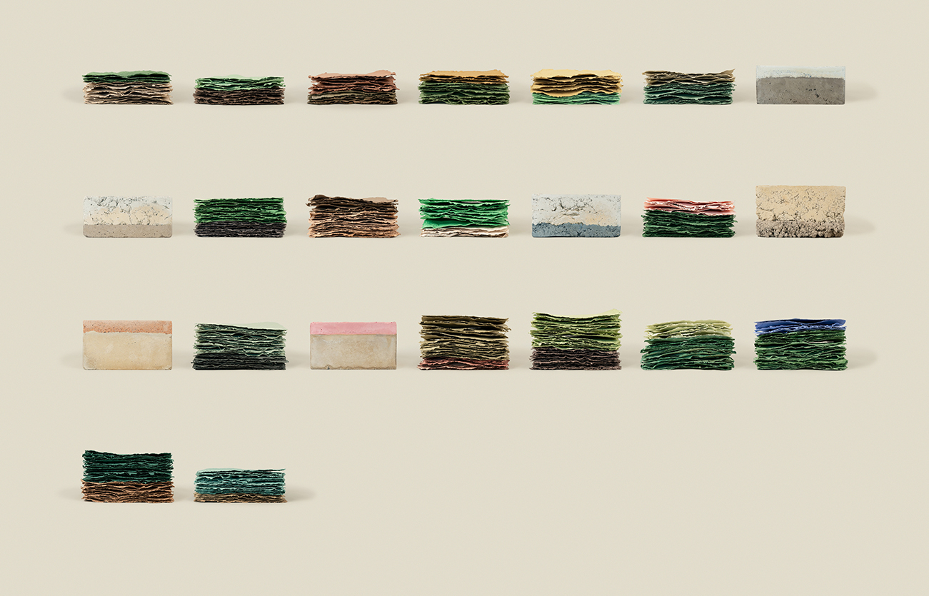 Gegenüberstellung der Objekte aus Papier, Beton und Gießharz